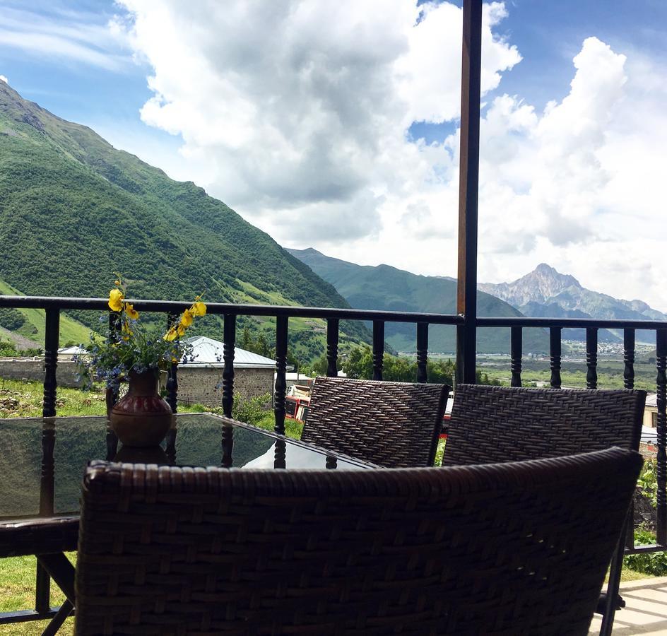 Cherry Hotel Kazbegi Eksteriør billede